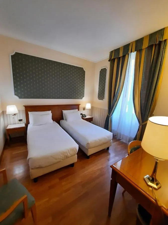 Andreola Central Hotel Mediolan Włochy