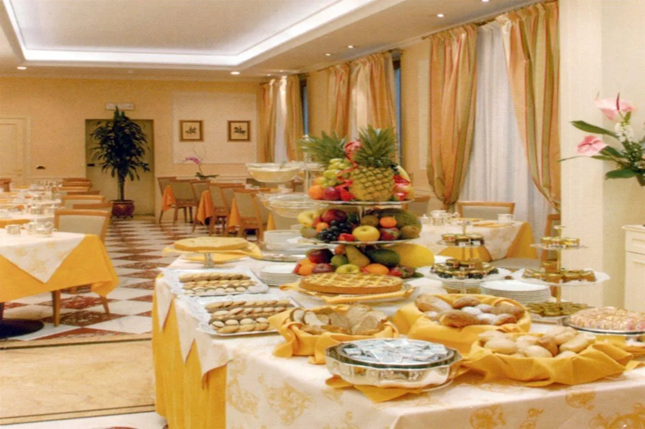 Andreola Central Hotel Milano 4*,