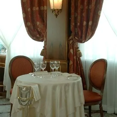 Andreola Central Hotel Милан